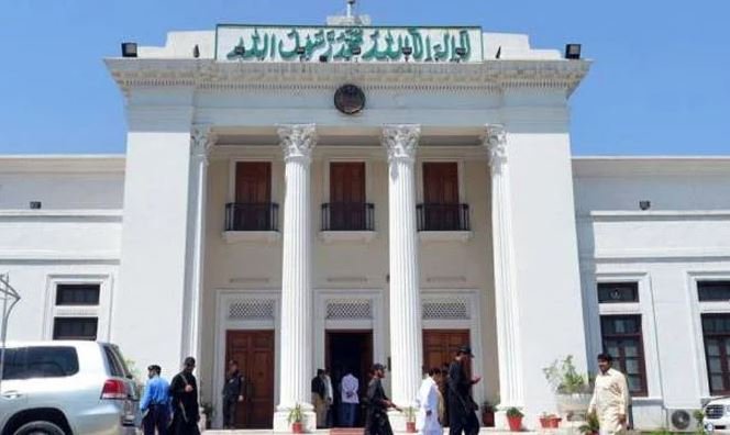 پی ٹی آئی نے اپنے 80 ارکان کو وزیراعلیٰ ہاؤس میں پابند کر دیا