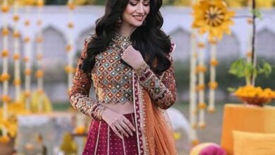 ثنا جاوید نے اپنے فیس بک کے جعلی اکاؤنٹ سے مداحوں کو خبردار کردیا