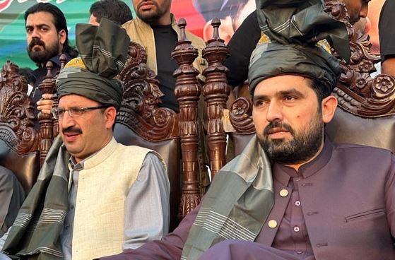 وزیراعلیٰ سہیل آفریدی اور جنید اکبر کا جارحانہ انداز، پی ٹی آئی میں خطرے کی گھنٹیاں بج گئیں