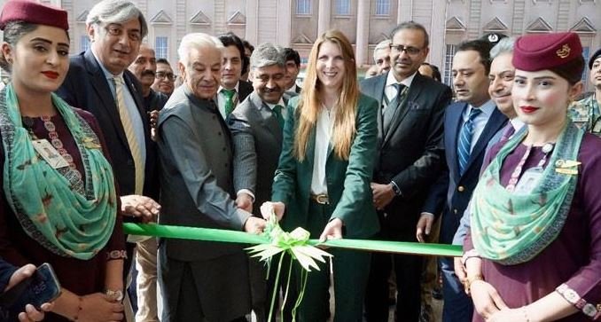 5 سال بعد قومی ائیرلائن کی پہلی پرواز اسلام آباد سے مانچسٹر پہنچ گئی