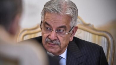 خواجہ آصف کی قیادت میں پاکستانی وفدطالبان سے مذاکرات کیلئے قطر پہنچ گیا