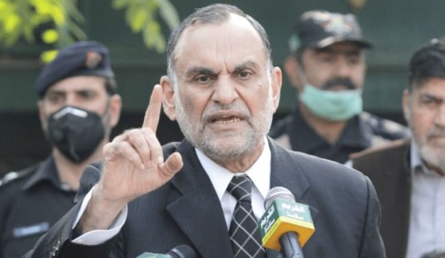 سینیٹر اعظم سواتی متنازع ٹوئٹس کے 2 کیسز سے بری