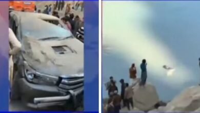 چلاس: لینڈسلائیڈنگ کی زد میں آکر 6 گاڑیاں دب گئیں، 2 گاڑیاں دریا میں جاگریں