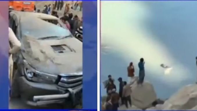 چلاس: لینڈسلائیڈنگ کی زد میں آکر 6 گاڑیاں دب گئیں، 2 گاڑیاں دریا میں جاگریں