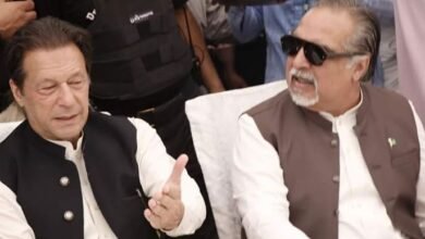 عمران خان اتنے ننھے کاکے نہیں کہ گھر میں سب کچھ ہورہا ہو اور اسکا علم نہ ہو: سابق گورنر سندھ