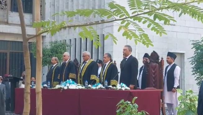 وفاقی آئینی عدالت کے 6 ججز کی تقرری، 3 نے حلف اٹھا لیا