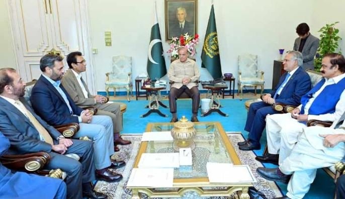27 ویں ترمیم: حکومت نے رابطے تیز کردیے، وزیراعظم کی مختلف جماعتوں کے وفود سے ملاقاتیں