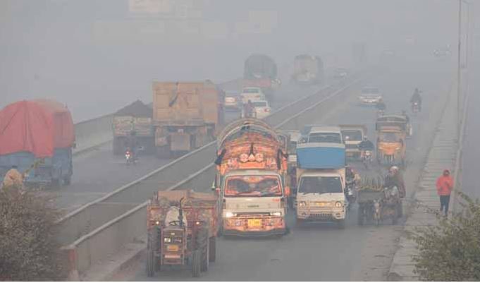 لاہور ہائیکورٹ کا دھواں چھوڑنے والی گاڑیوں کے خلاف کارروائی کا حکم