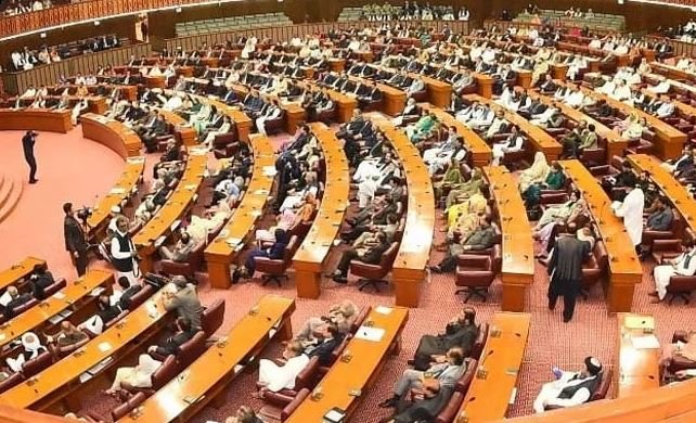 قومی اسمبلی تینوں مسلح افواج کیلئے نئے ضابطوں کی منظوری دیگی