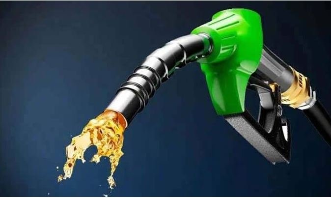 حکومت نے ڈیزل کی فی لیٹر قیمت میں 6 روپے اضافہ کردیا