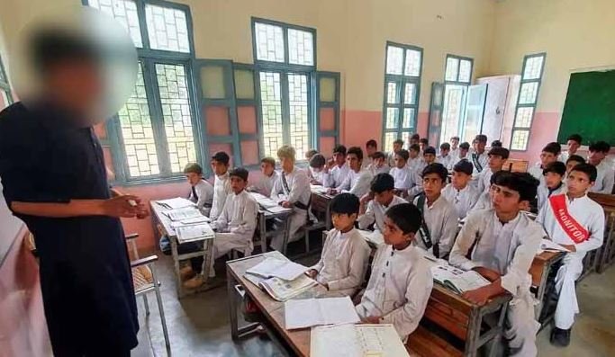 تعلیمی اداروں میں بھرتی پرملازمین کا جنسی جرائم کاریکارڈ دیکھنے کی تجویز