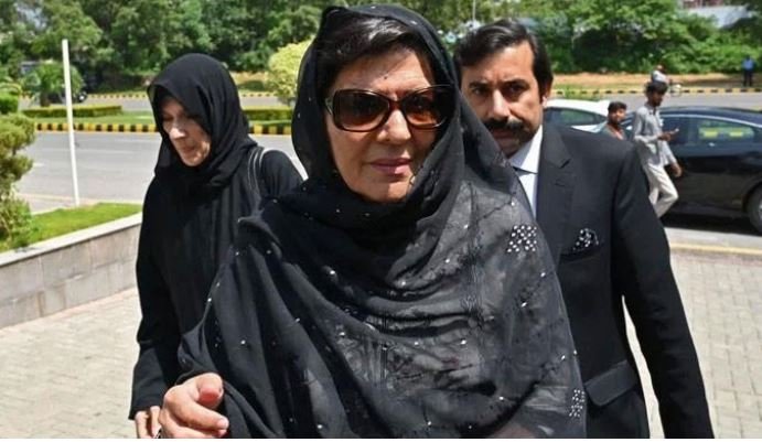 علیمہ خان 11 ناقابل ضمانت وارنٹ گرفتاری جاری ہونے کے بعد عدالت میں پیش